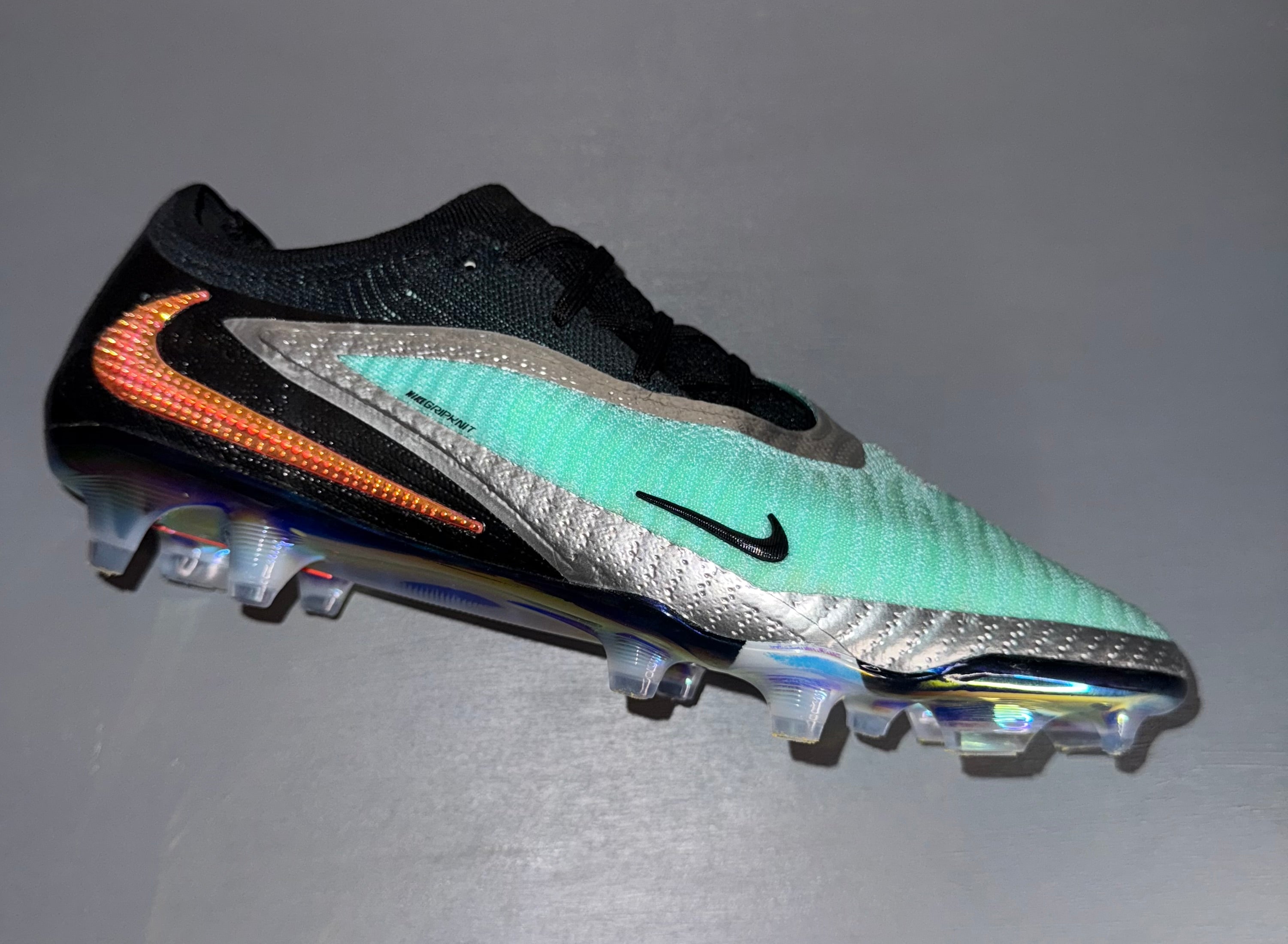 Nike phantom elite (storage marks but new)